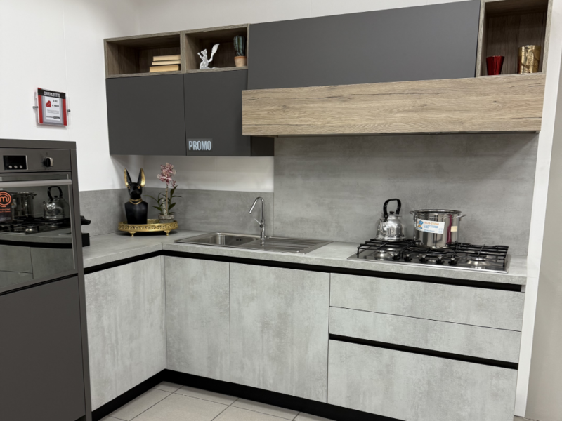 Cucina Moderna con Gola e Cappa Integrata