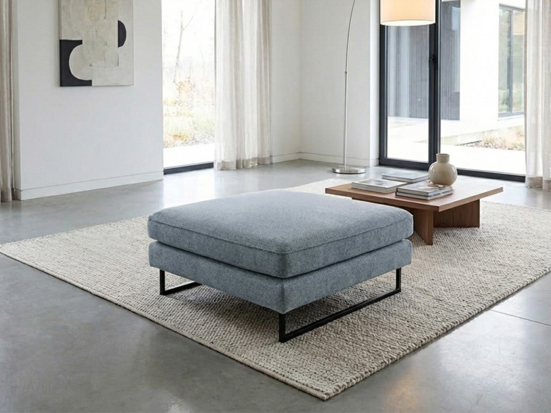 Pouf Azzurro con Piedino Slitta
