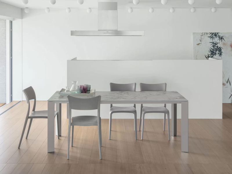 Tavolo Allungabile con Top in Laminato e 4 sedie 03