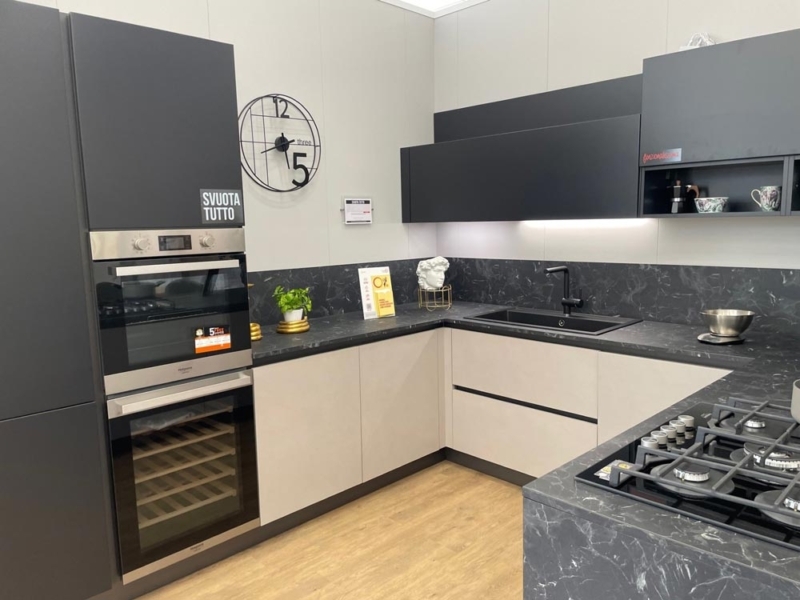Cucina A Doppio Angolo Con Penisola