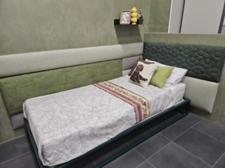 Cameretta con Letto Singolo e Decorazioni