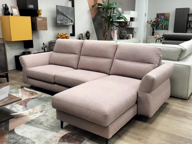 Divano Relax con Chaise Longue: Design e Comfort a 360°
