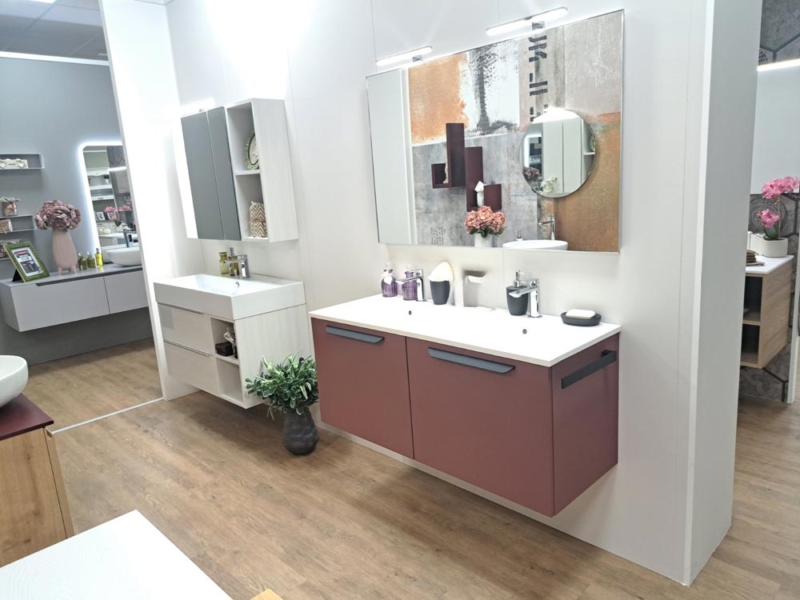 Mobile Bagno Sospeso Rosso Cardinale