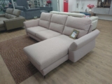 Divano con Chaise Longue Reversibile e Braccioli Relax