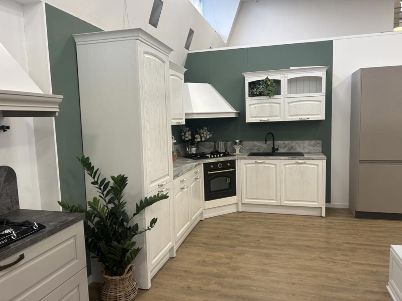 Cucina Classica Angolare con Maniglie