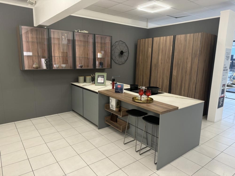 Cucina Con Gruppo Colonne
