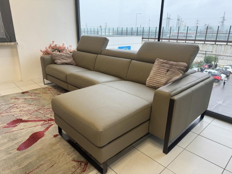 Divano in pelle 3 posti con chaise longue