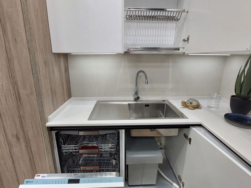 Cucina Angolare Moderna con Gola Plana