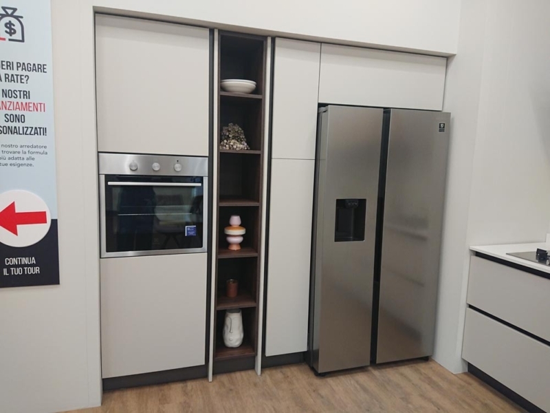 Cucina con Isola e Zona Living Integrata