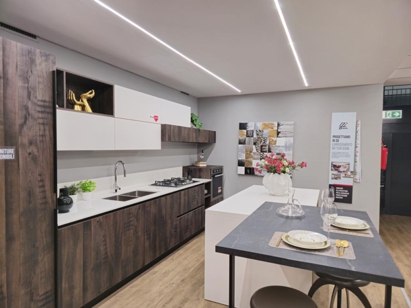Cucina Moderna Lineare con Gola e Isola Bianco e Quercia