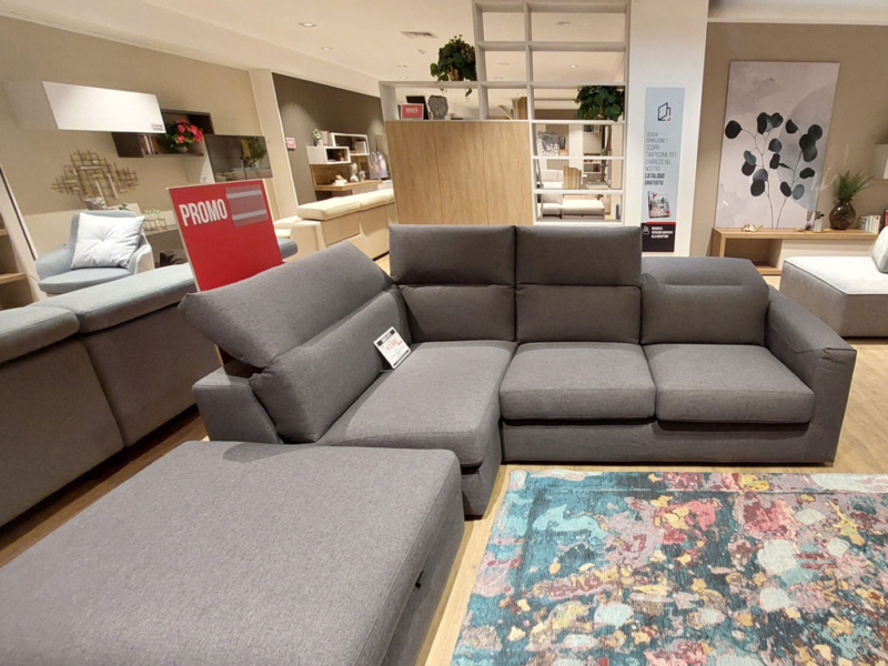 Divano Angolare con Pouf Contenitore e Poggiatesta Regolabili