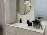 Bagno Sospeso Con Specchiera E Pensile A Colonna
