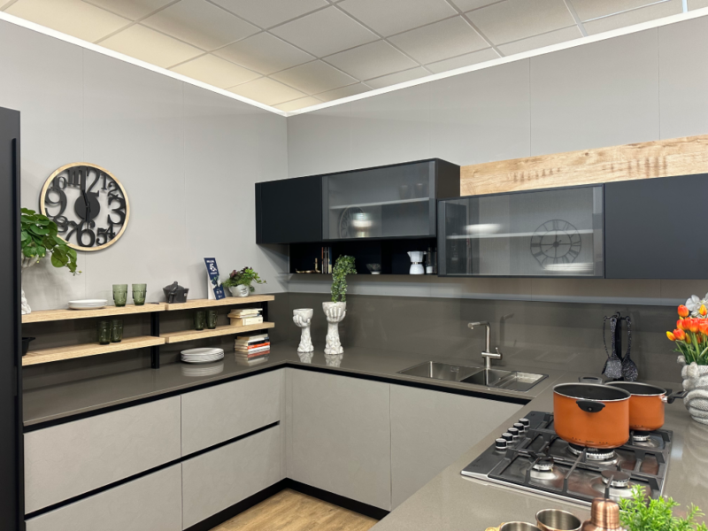 Cucina Angolare Con Penisola e Maniglia Riga