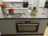 Cucina Angolare Con Penisola e Maniglia Riga