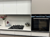 Cucina Lineare con Finiture Pet Pechino e Panama
