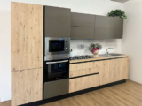 Cucina Lineare con Gola e 2 Colonne