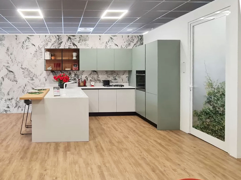 Cucina Angolare con Penisola Finiture Cloe