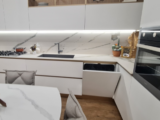 Cucina Angolare con Gola Retta