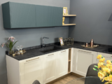 Cucina con Colonne ad Angolo