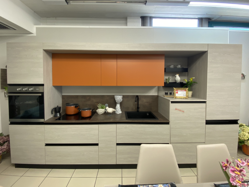 Cucina Lineare con Finiture Rovere