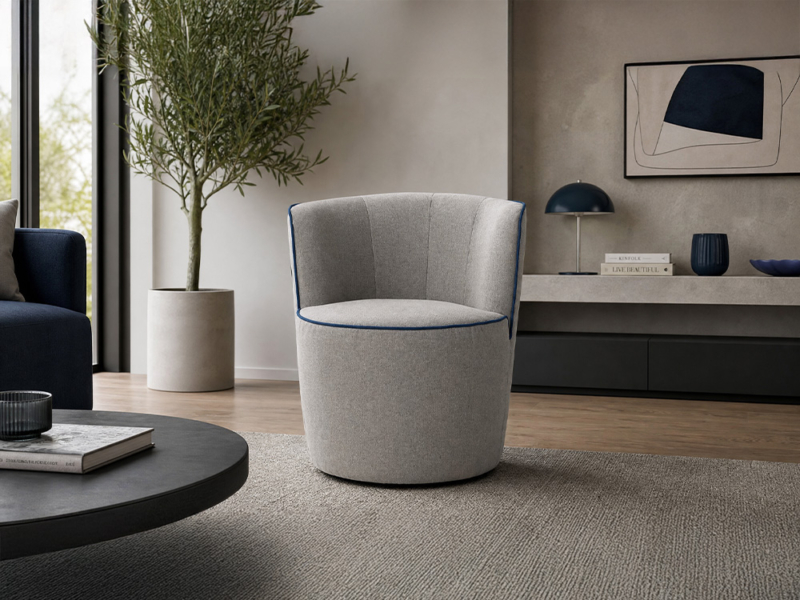 Poltroncina In Tessuto Grigio Di Design