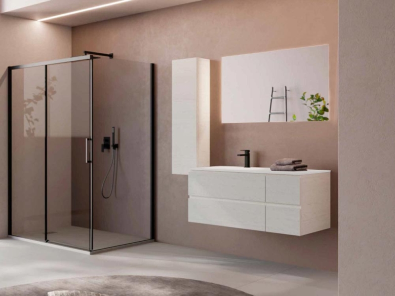 Bagno Sospeso con Specchiera e Pensile a Colonna 06